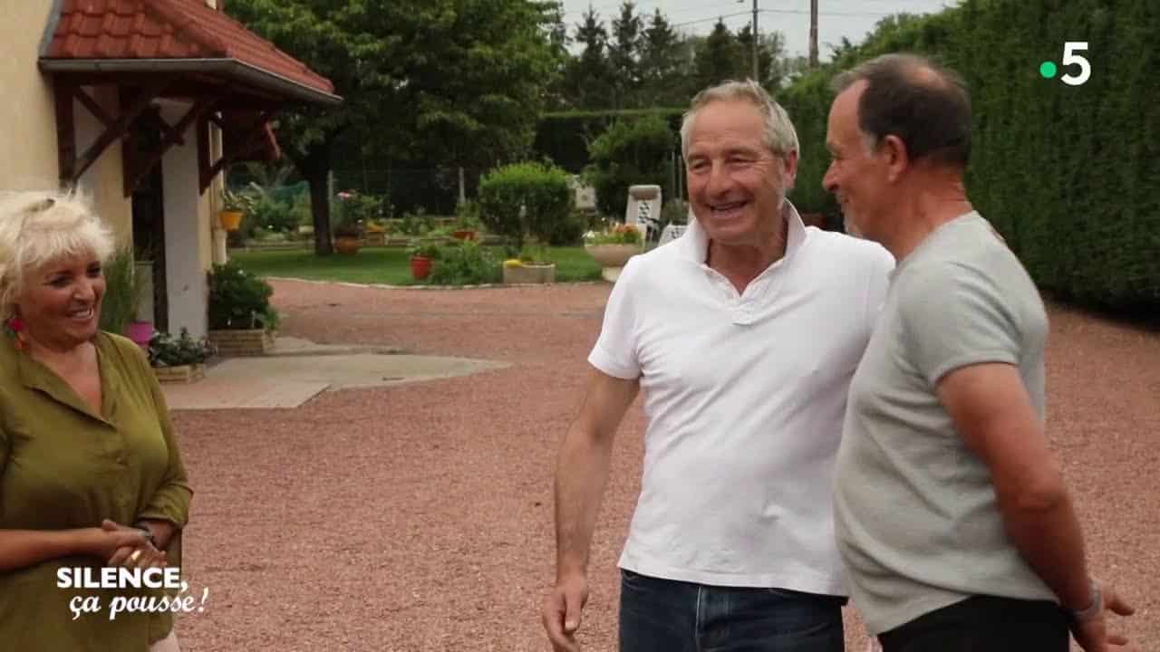 Pas de panique : donner du rythme à une entrée de maison - Silence, ça pousse !