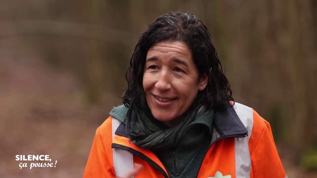 Conductrice d’engin dans la forêt : Virginie Richert - Silence, ça pousse !